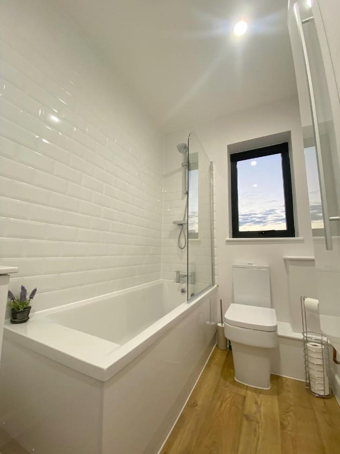 Stylish & Spacious Apartment رويال تونبريدج ويل المظهر الخارجي الصورة